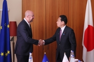 Rencontre entre le Premier ministre KISHIDA et le président du Conseil européen MICHEL